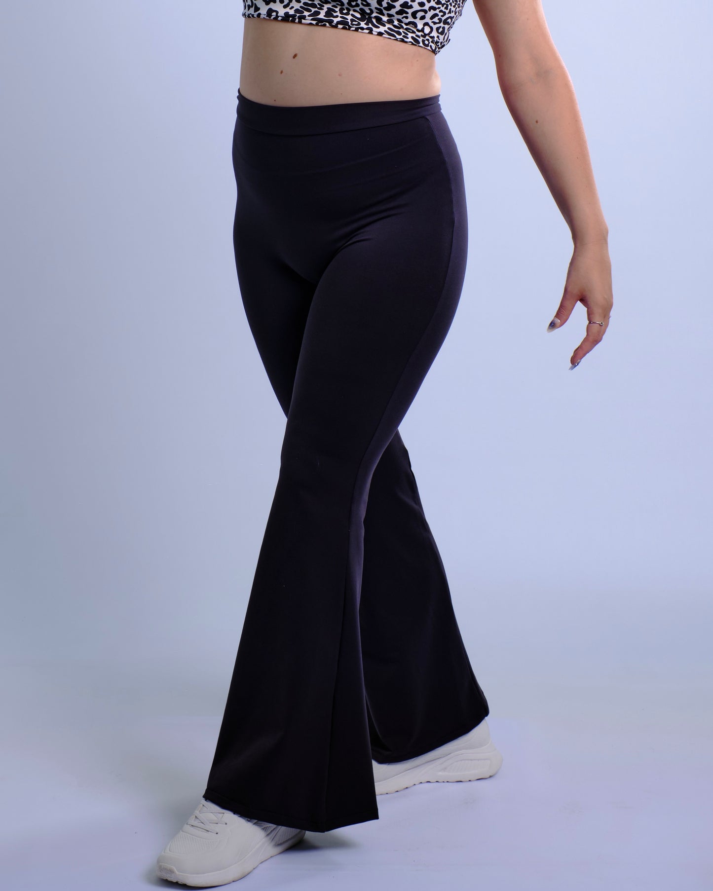 V-Back Flare Leggings